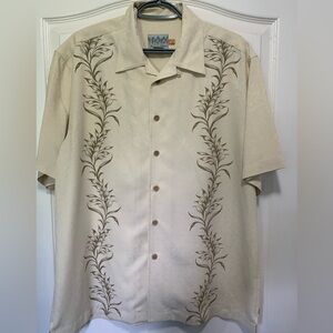 QuickSilver Edition Premium Brand 100% Silk Men’s Size Medium Short Sleeve Shirt